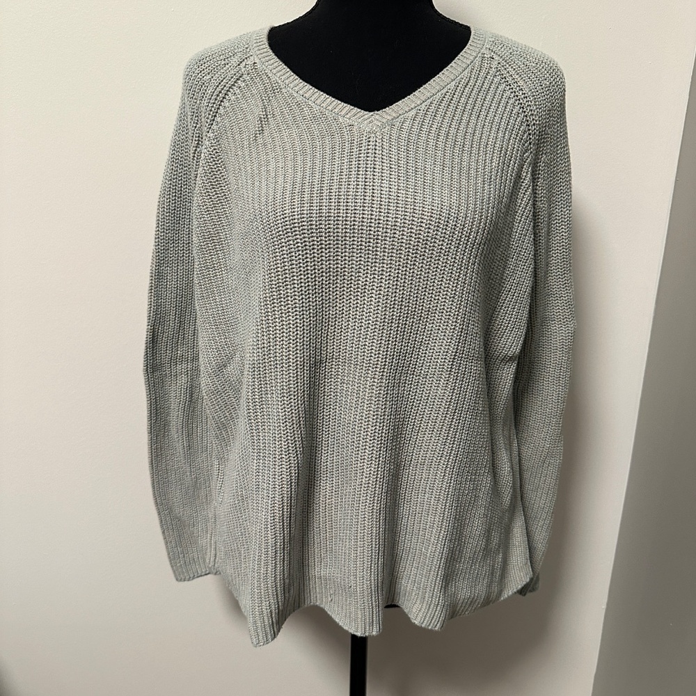 *EILEEN FISHER* Lt. Gray Knitted V-Neck Sweater Size Small